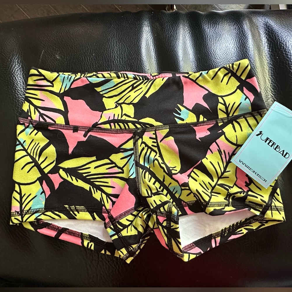 FLEO shorts